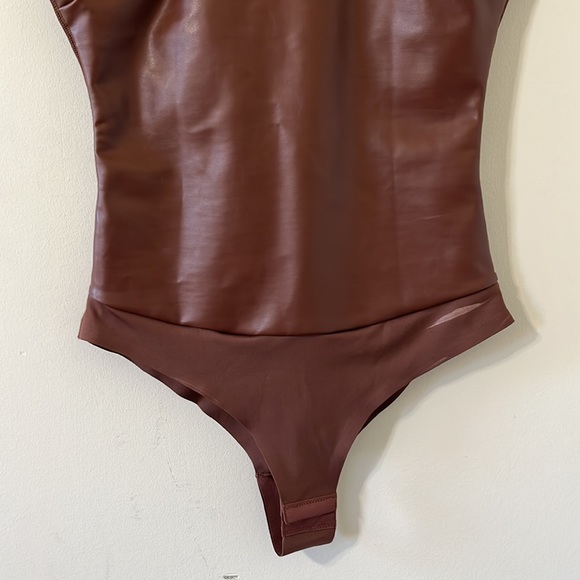 Pinsy Vegan Leather Scoop Tank Shapewear Bodysuit Seasonal Brown NWT Size Medium - Picture 5 of 14